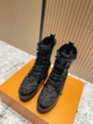 wholesale quality women louis vuitton shoes model no. 535